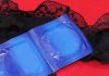 Prostituees bieden gedragen slipjes aan
